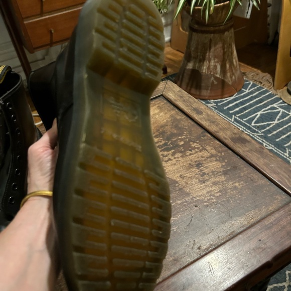Dr. Martens 1460 women’s lace up boot perfect condition - Picture 5 of 5